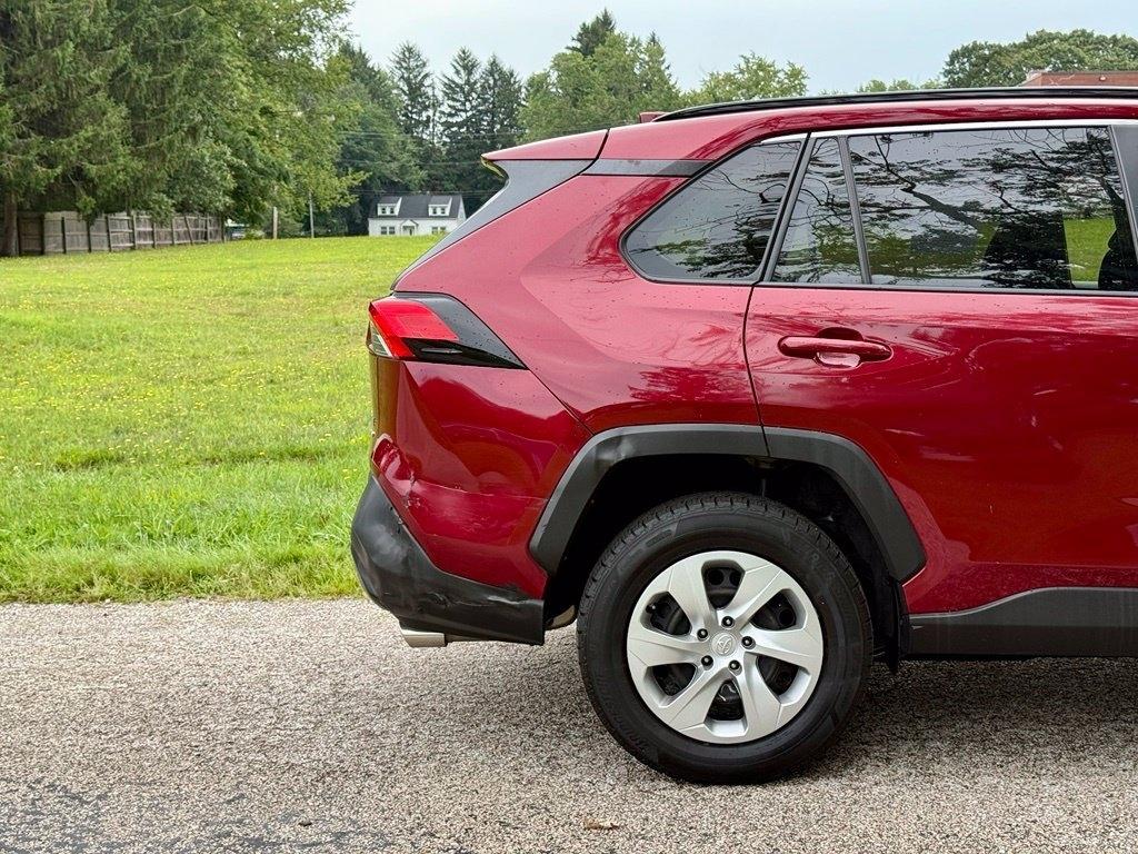 Toyota RAV4 LE AWD (Natl) 2019
