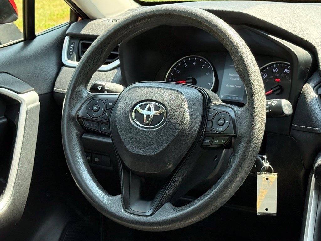 Toyota RAV4 LE AWD (Natl) 2019