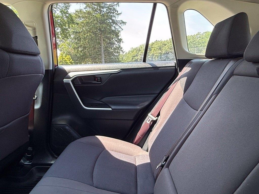 Toyota RAV4 LE AWD (Natl) 2019