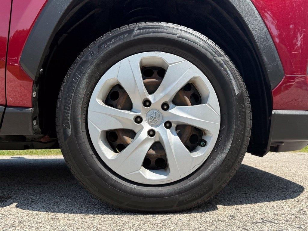 Toyota RAV4 LE AWD (Natl) 2019
