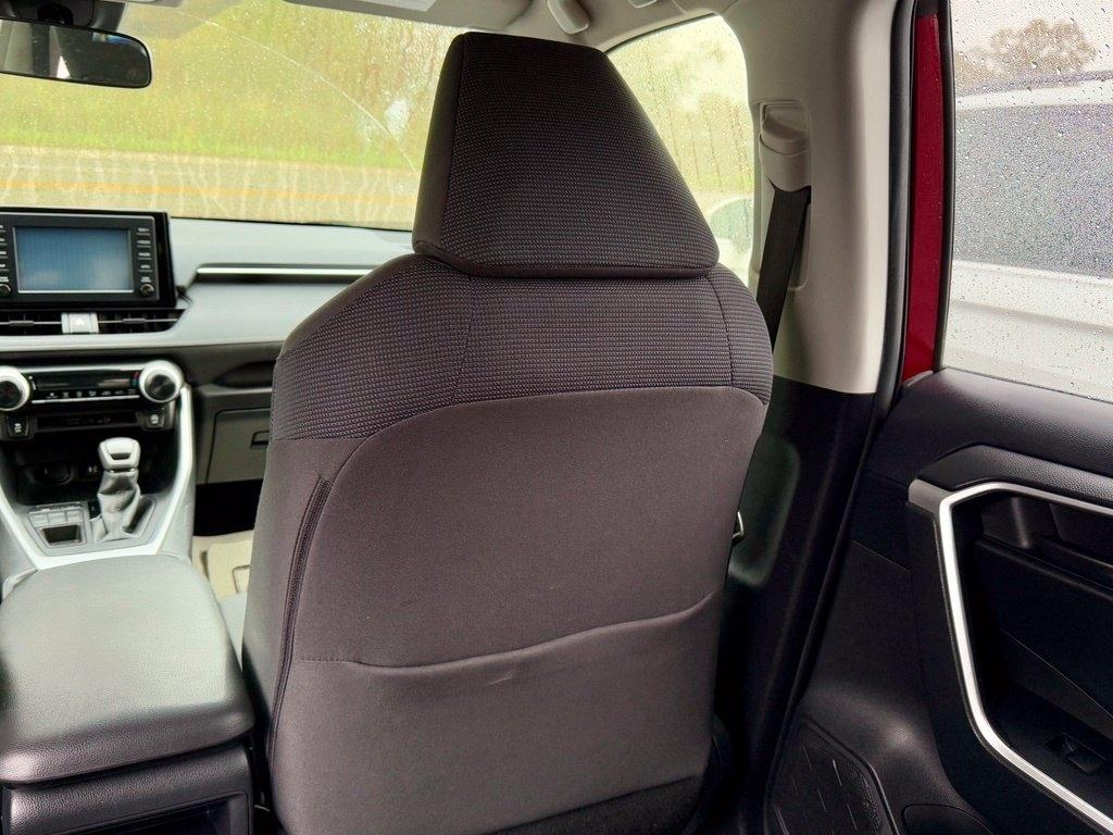 Toyota RAV4 LE AWD (Natl) 2019
