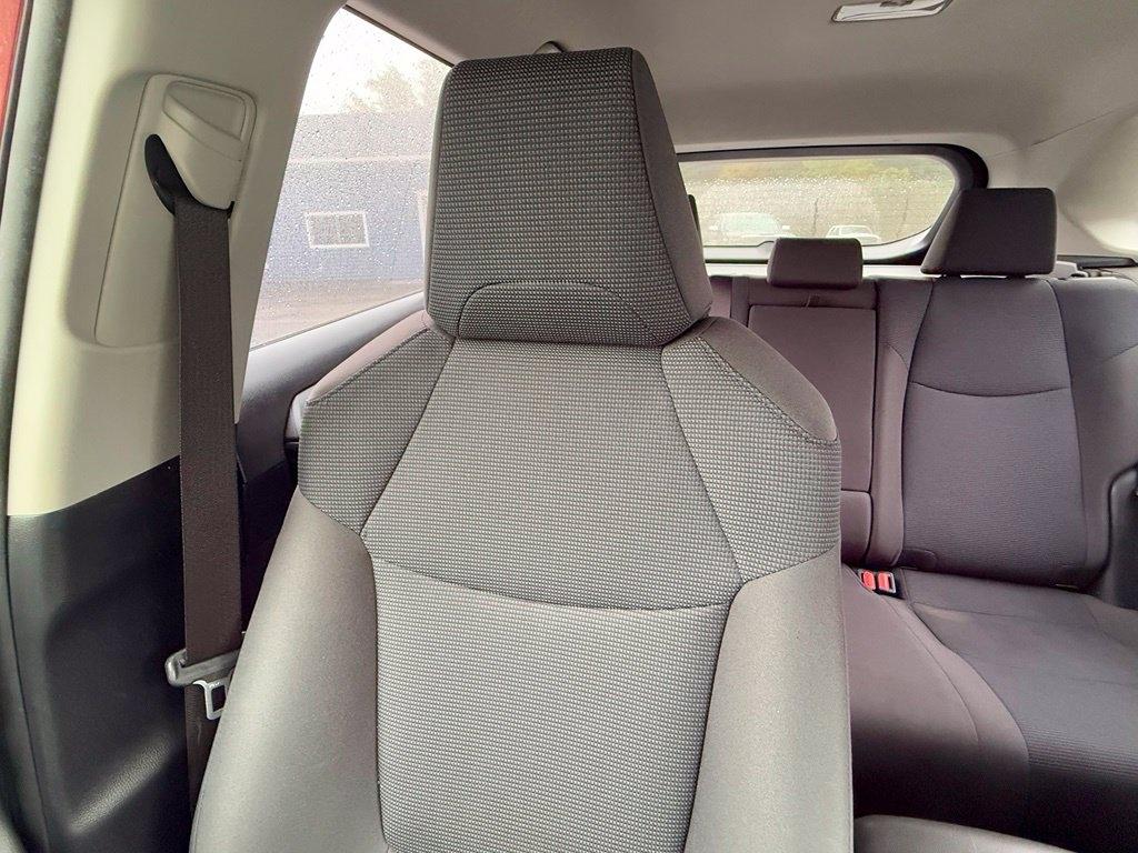 Toyota RAV4 LE AWD (Natl) 2019