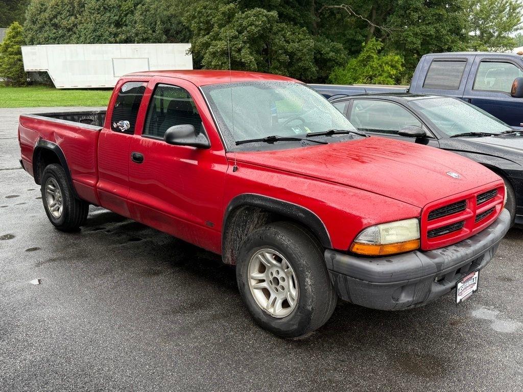 Dodge Dakota 2dr Club Cab 131" WB Base 2003