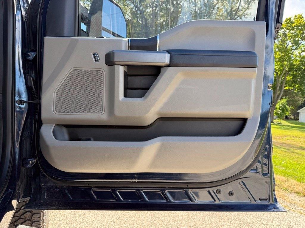 Ford Super Duty F-250 SRW King Ranch 4WD Crew Cab 8' Box 2018