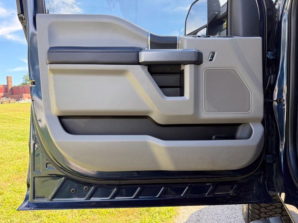Ford Super Duty F-250 SRW King Ranch 4WD Crew Cab 8' Box 2018