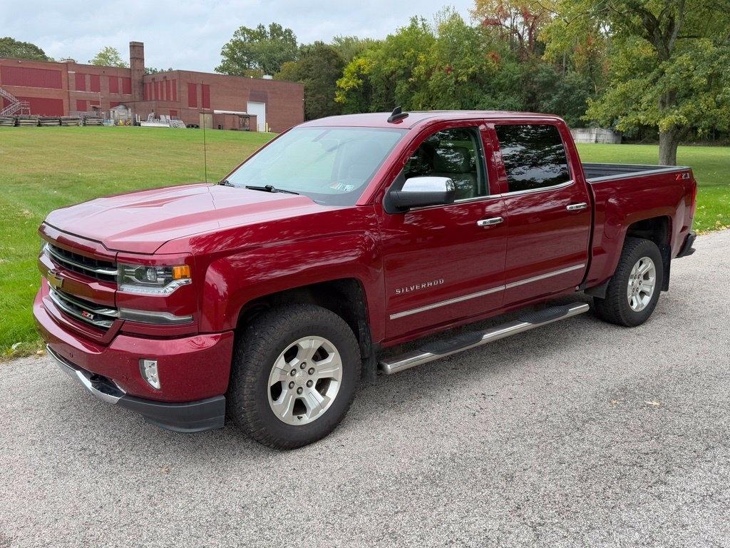 Chevrolet Silverado photo 3