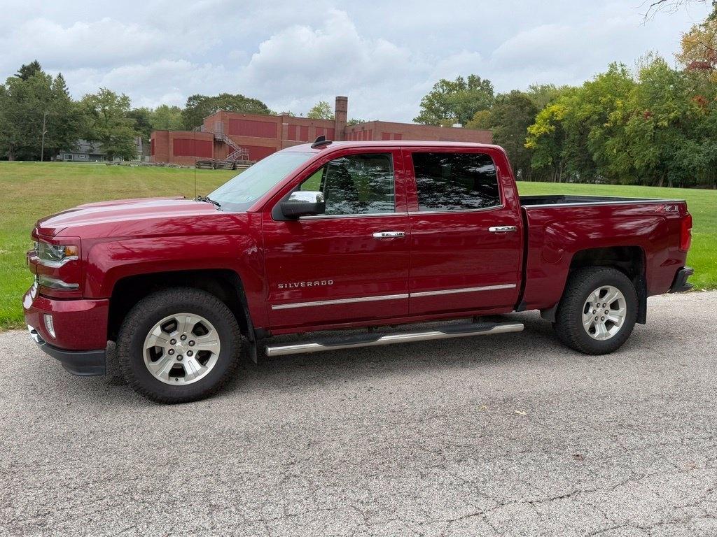 Chevrolet Silverado photo 4