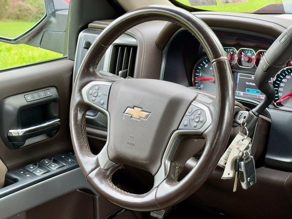 Chevrolet Silverado photo 21