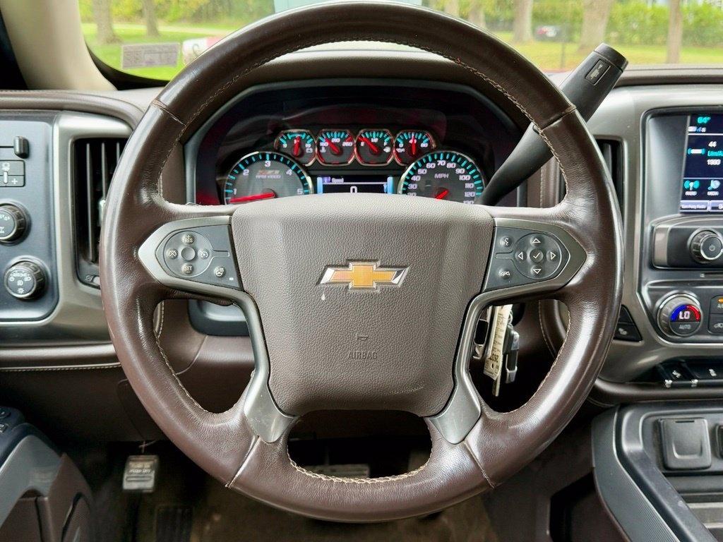 Chevrolet Silverado photo 22