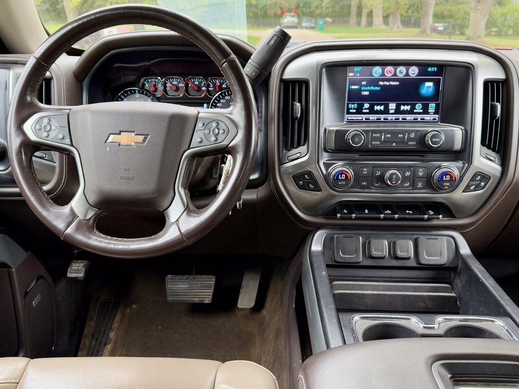 Chevrolet Silverado photo 23