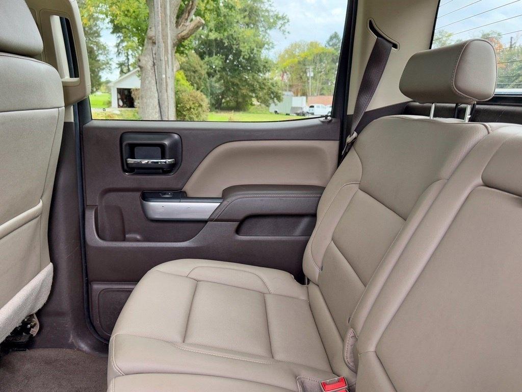Chevrolet Silverado photo 29