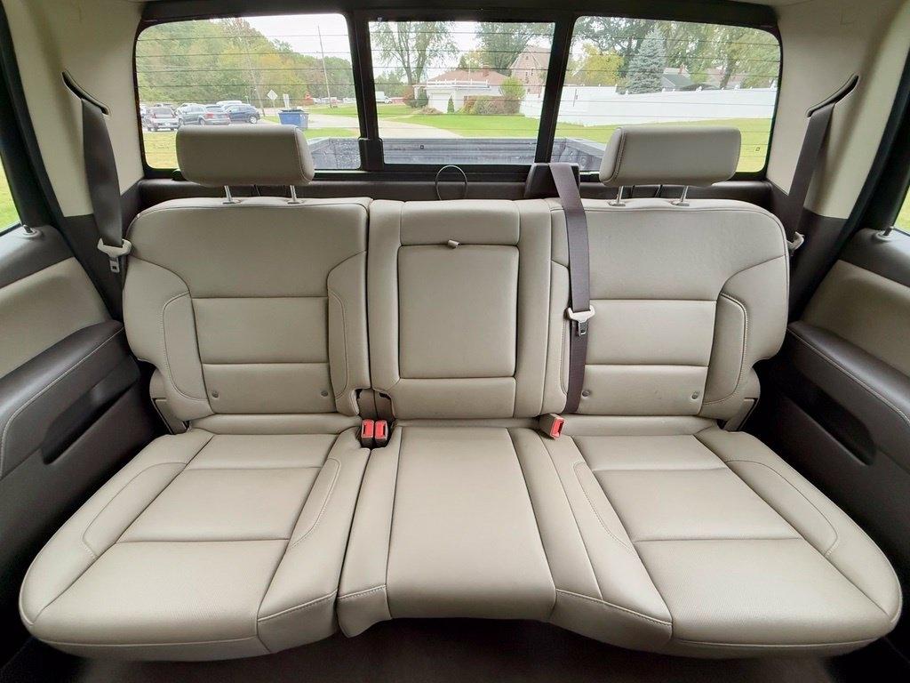 Chevrolet Silverado photo 35