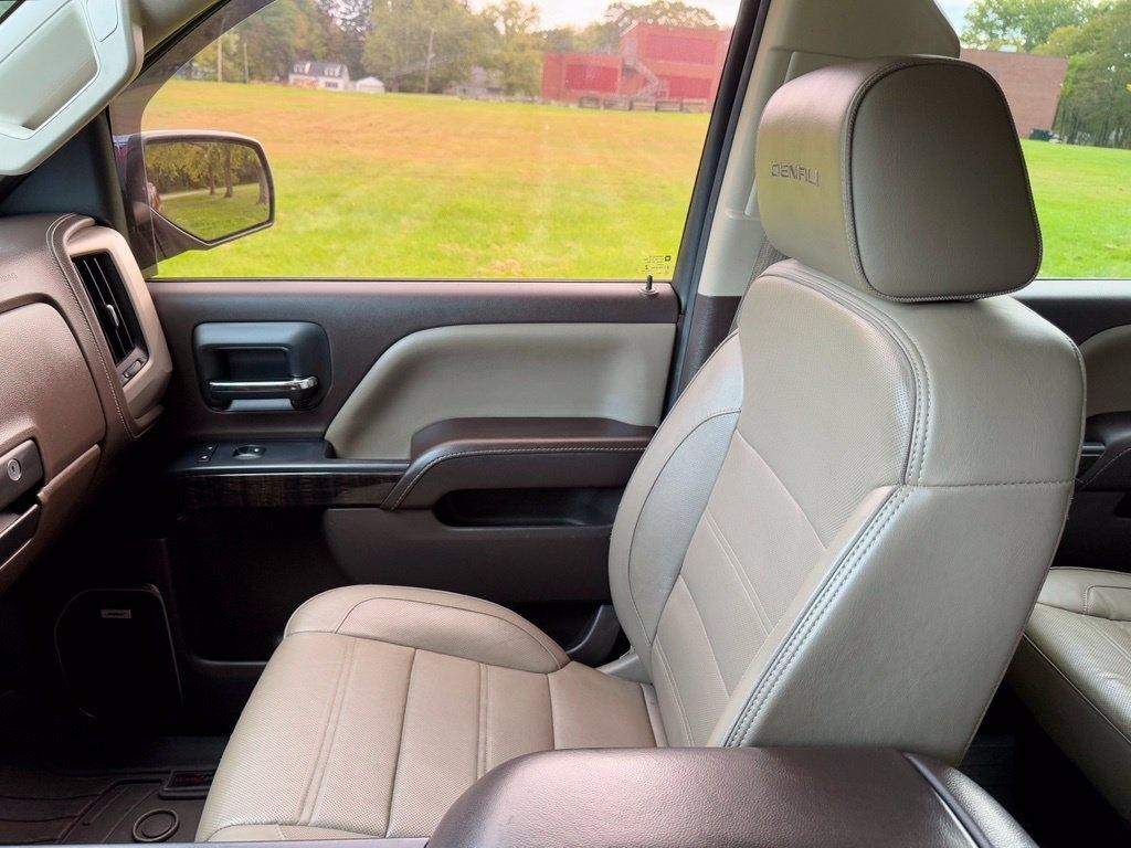 GMC Sierra photo 28