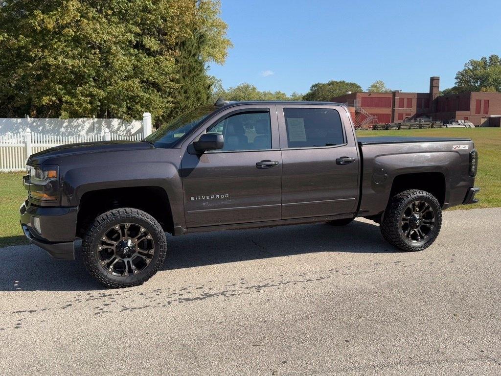 Chevrolet Silverado 1500 4WD Crew Cab 143.5" LT w/2LT 2016