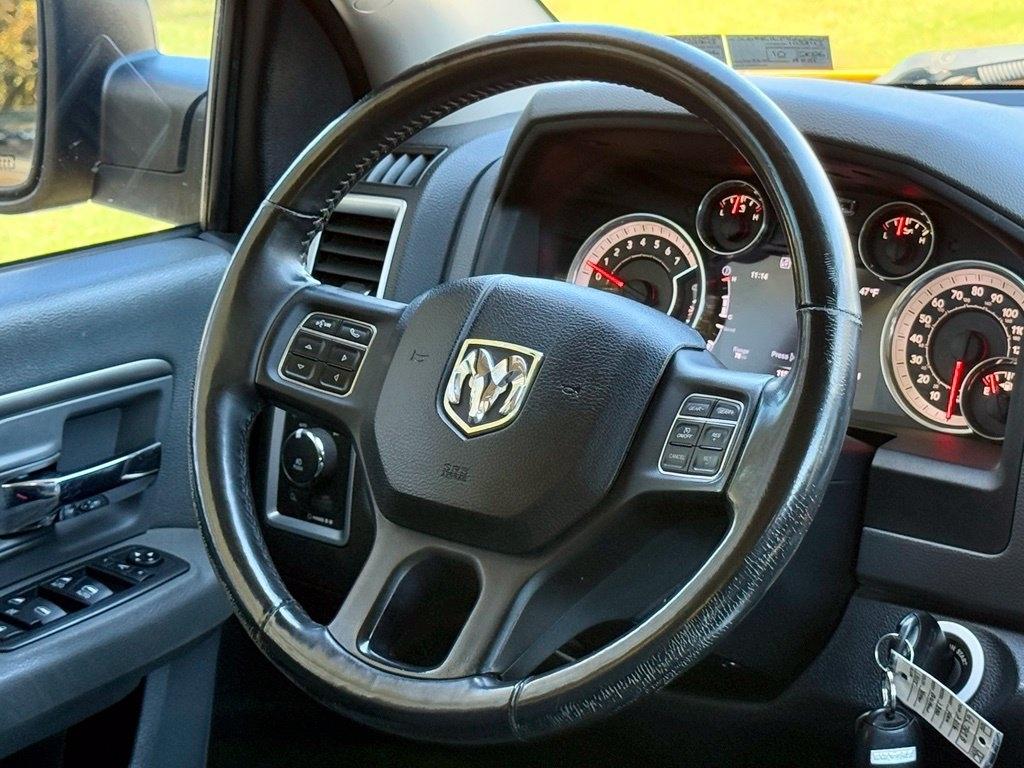 RAM 1500 4WD Crew Cab 140.5" Big Horn 2016