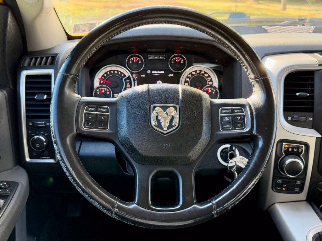 RAM 1500 4WD Crew Cab 140.5" Big Horn 2016