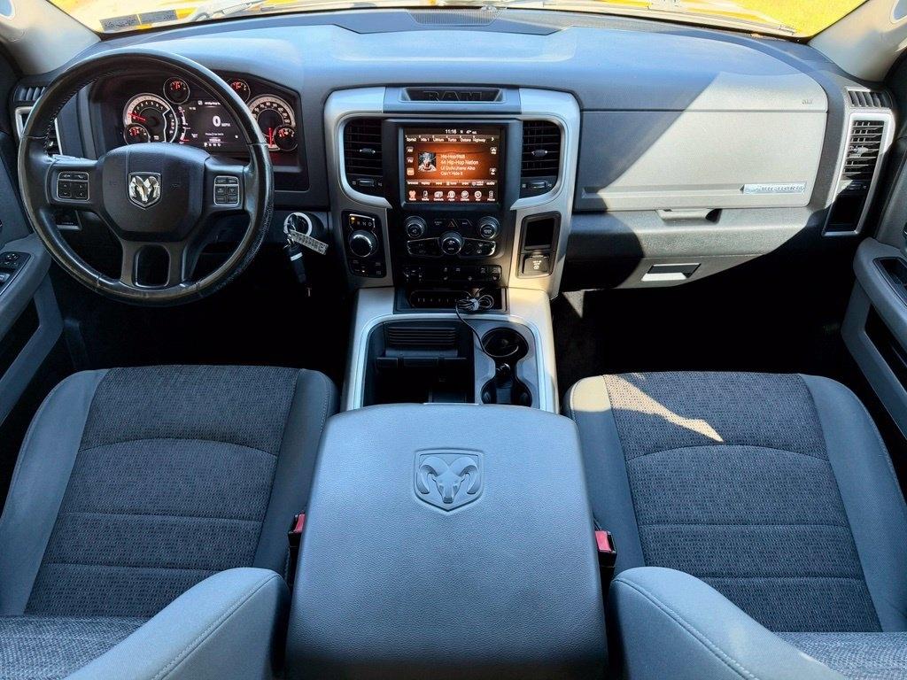 RAM 1500 4WD Crew Cab 140.5" Big Horn 2016