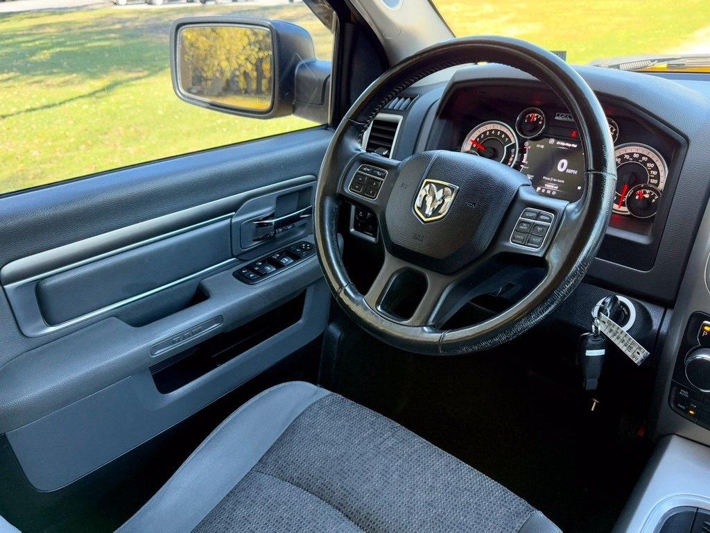 RAM 1500 4WD Crew Cab 140.5" Big Horn 2016