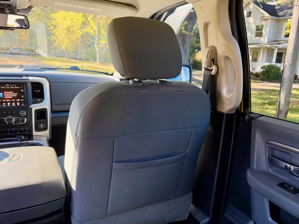 RAM 1500 4WD Crew Cab 140.5" Big Horn 2016
