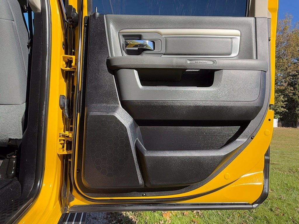 RAM 1500 4WD Crew Cab 140.5" Big Horn 2016