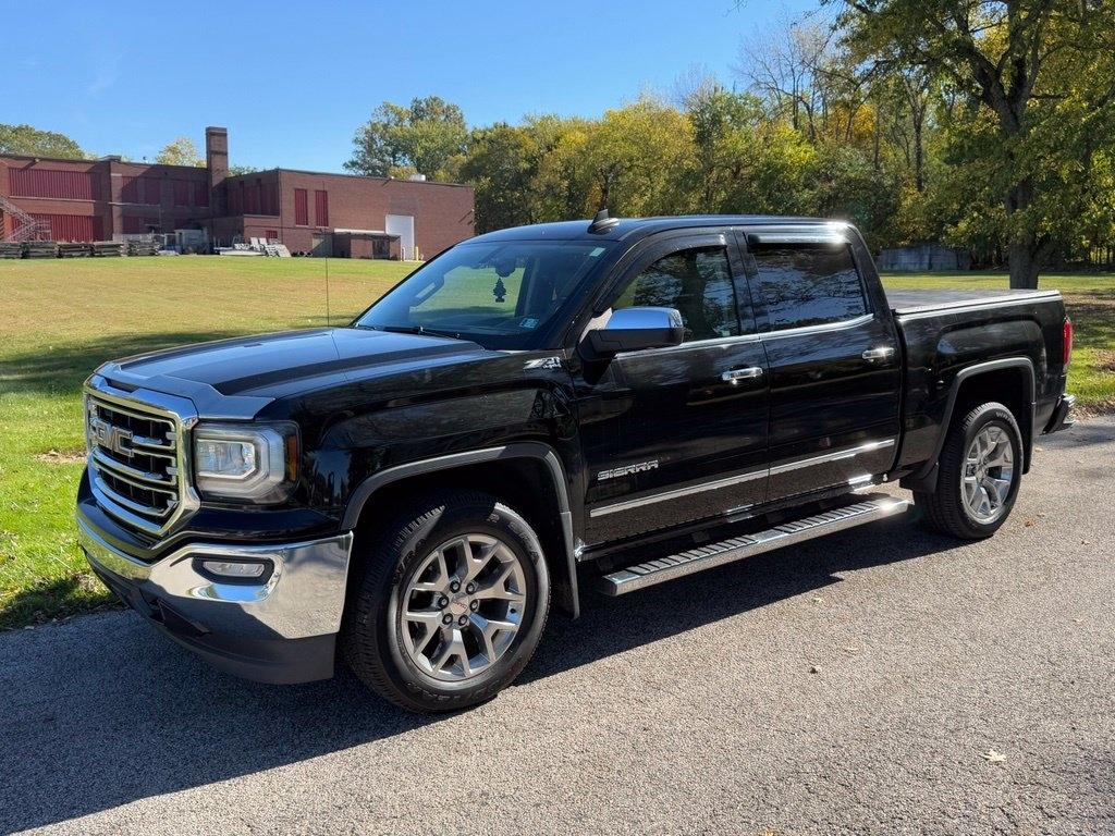 GMC Sierra 1500 4WD Crew Cab 143.5" SLT 2017