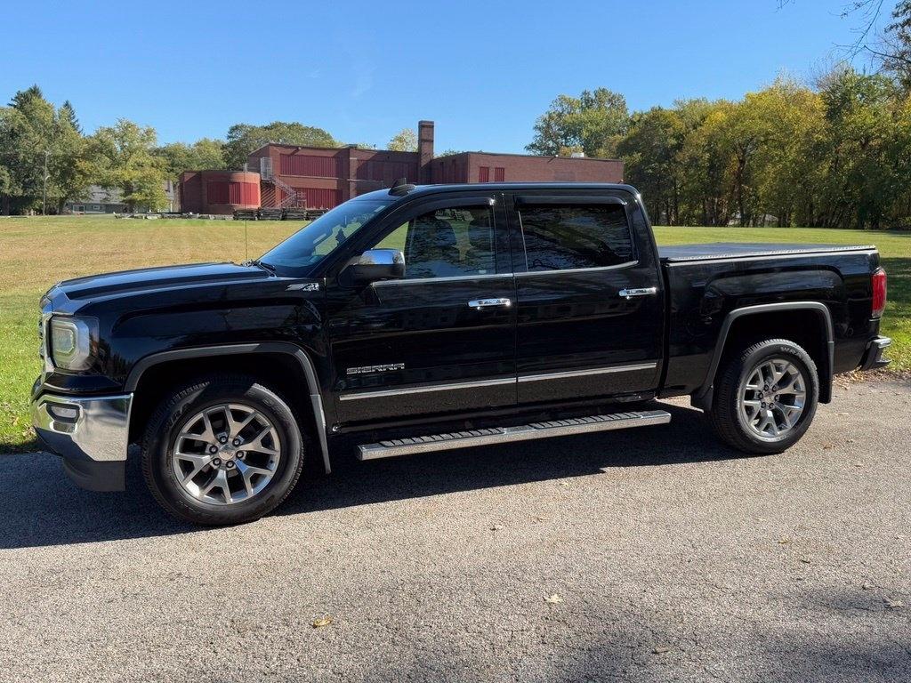 GMC Sierra 1500 4WD Crew Cab 143.5" SLT 2017