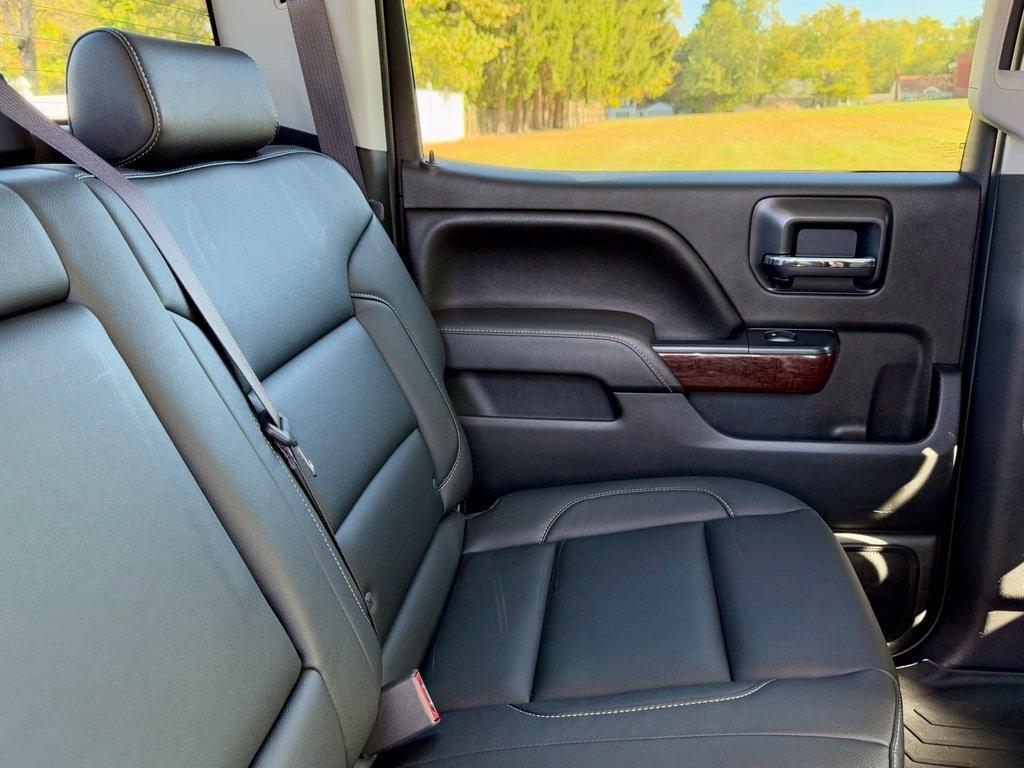 GMC Sierra 1500 4WD Crew Cab 143.5" SLT 2017
