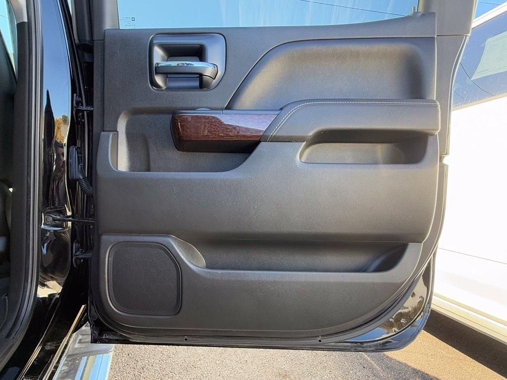 GMC Sierra 1500 4WD Crew Cab 143.5" SLT 2017