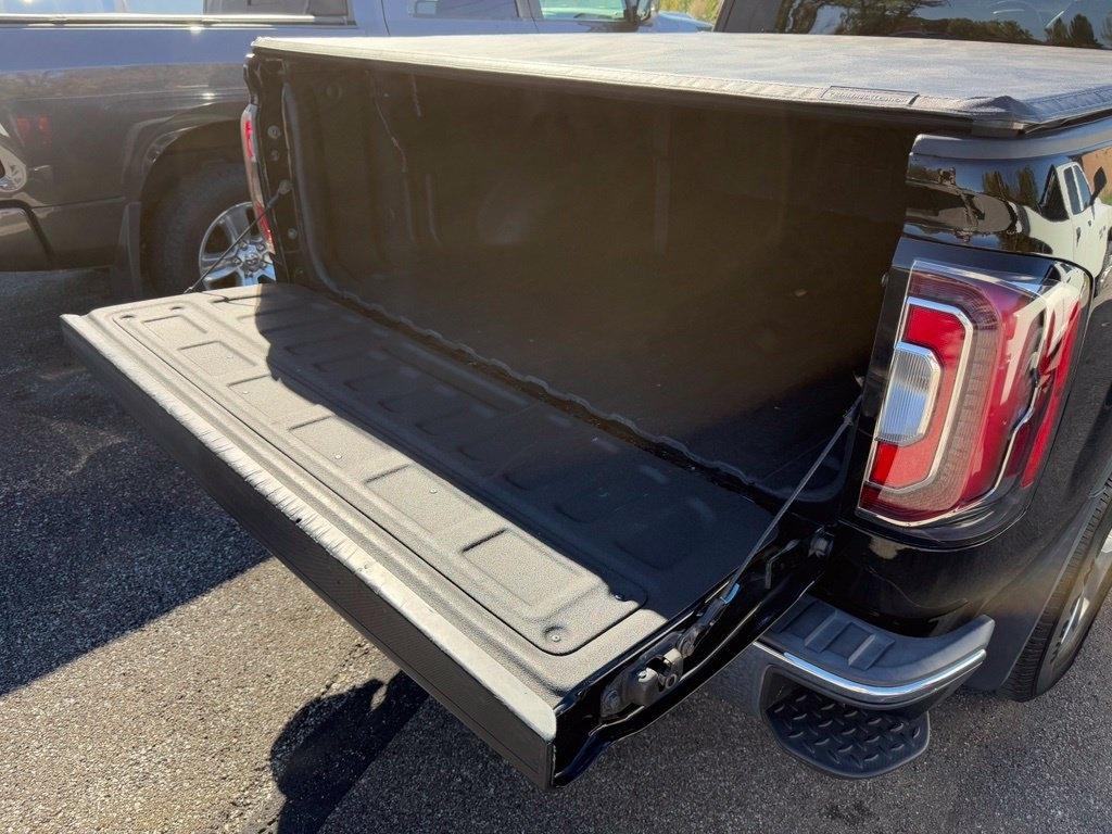 GMC Sierra 1500 4WD Crew Cab 143.5" SLT 2017
