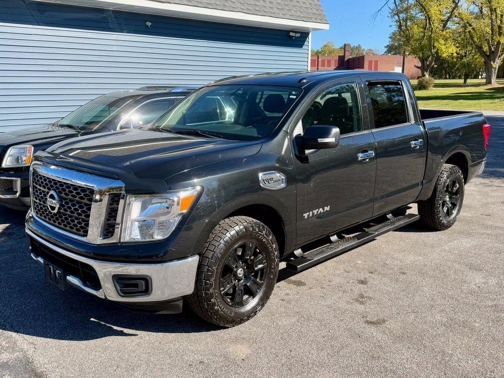 Nissan Titan 4x4 Crew Cab SV 2017