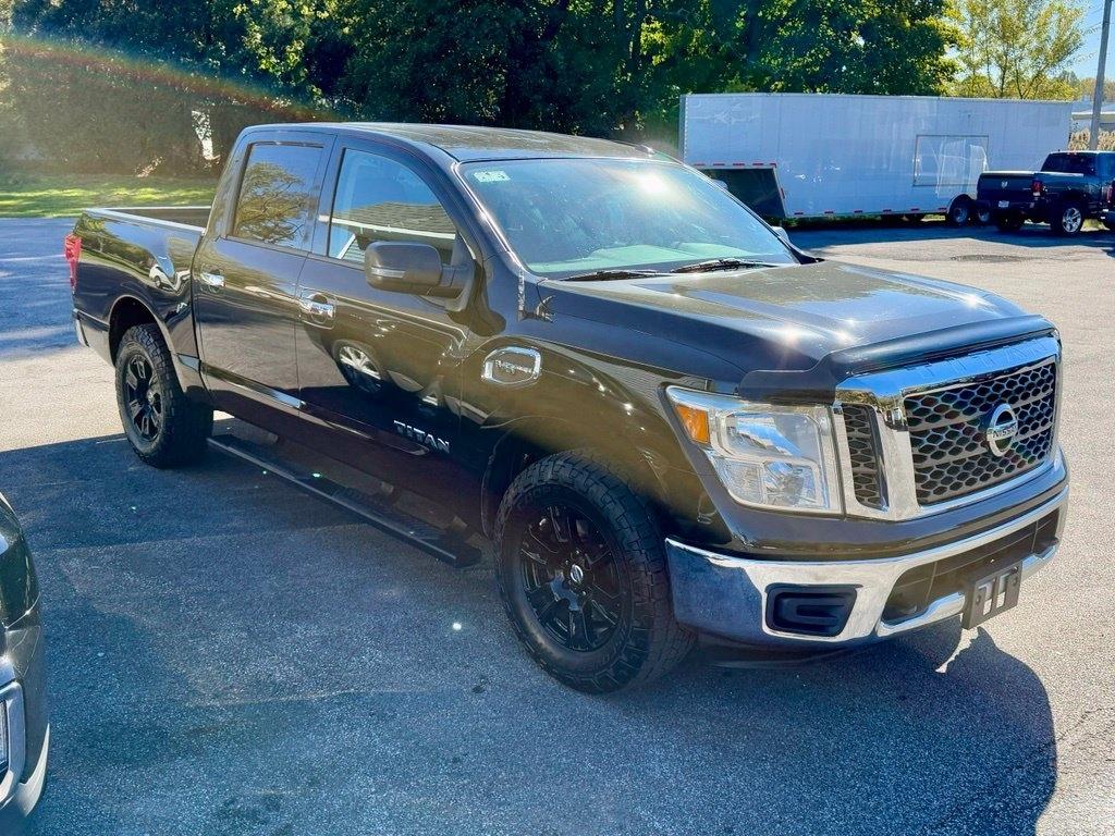 Nissan Titan 4x4 Crew Cab SV 2017