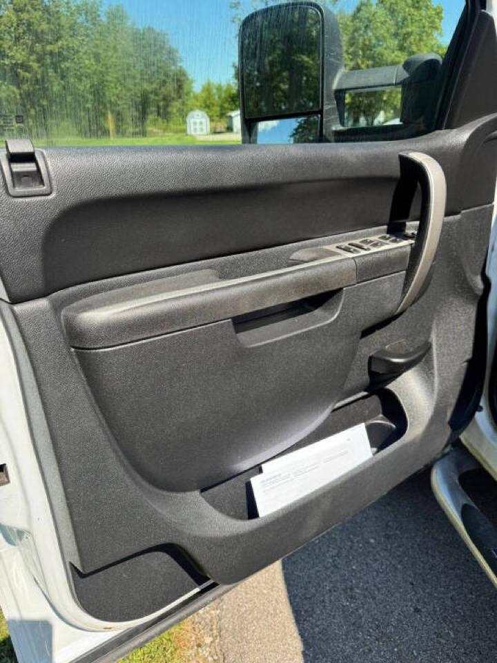 Chevrolet Silverado 2500HD LT Crew Cab 4WD 2011