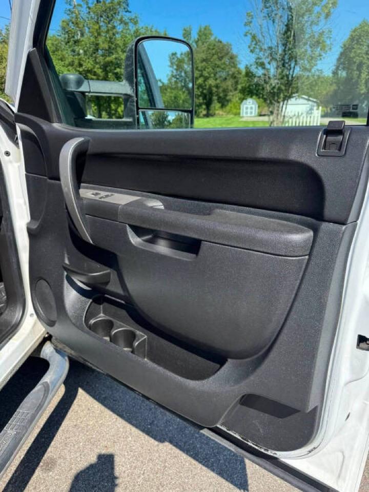 Chevrolet Silverado 2500HD LT Crew Cab 4WD 2011