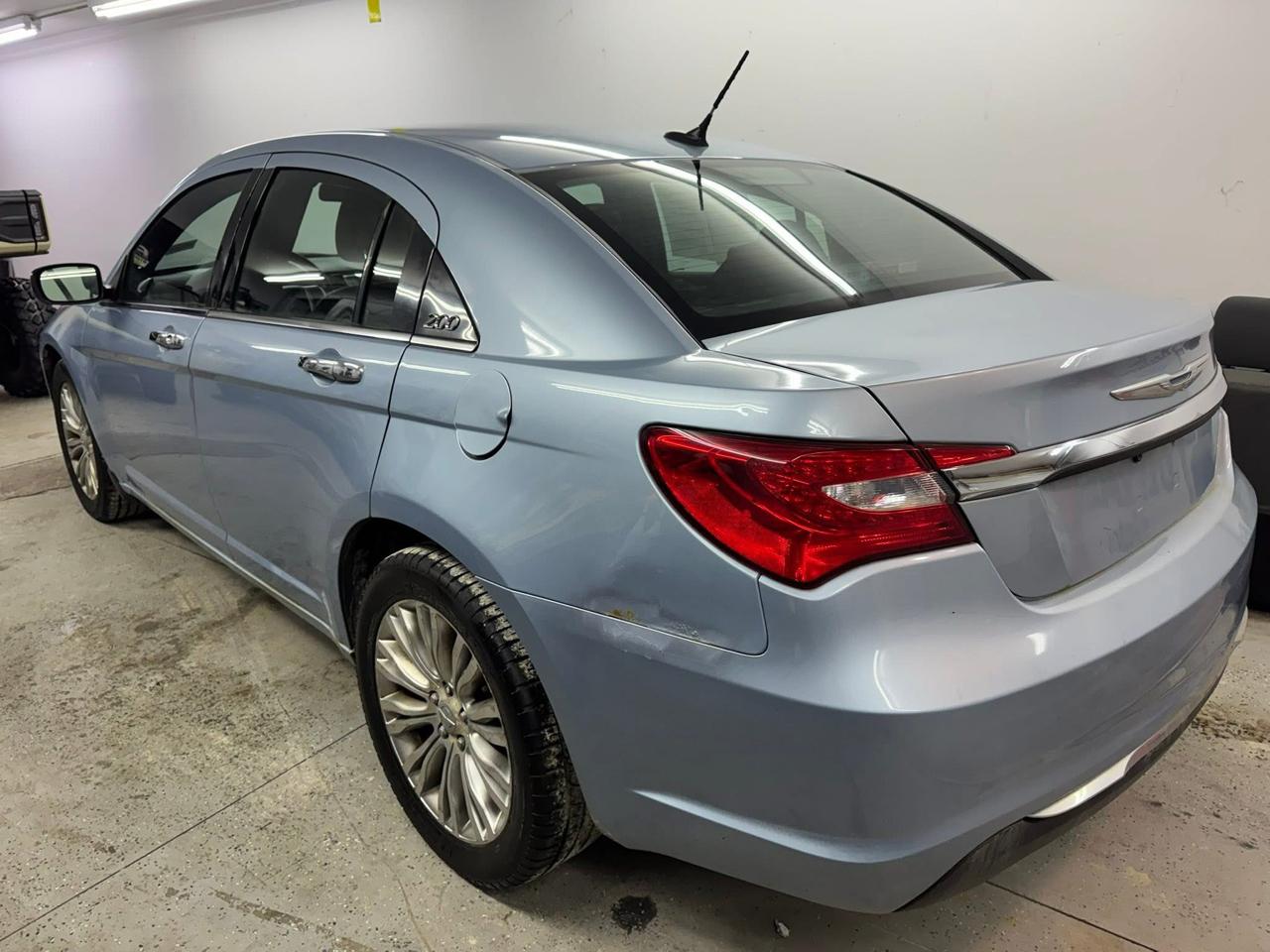 Chrysler 200 Limited 2012