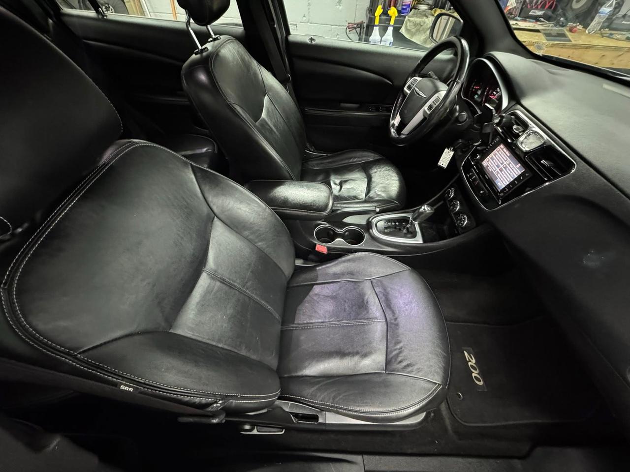 Chrysler 200 Limited 2012