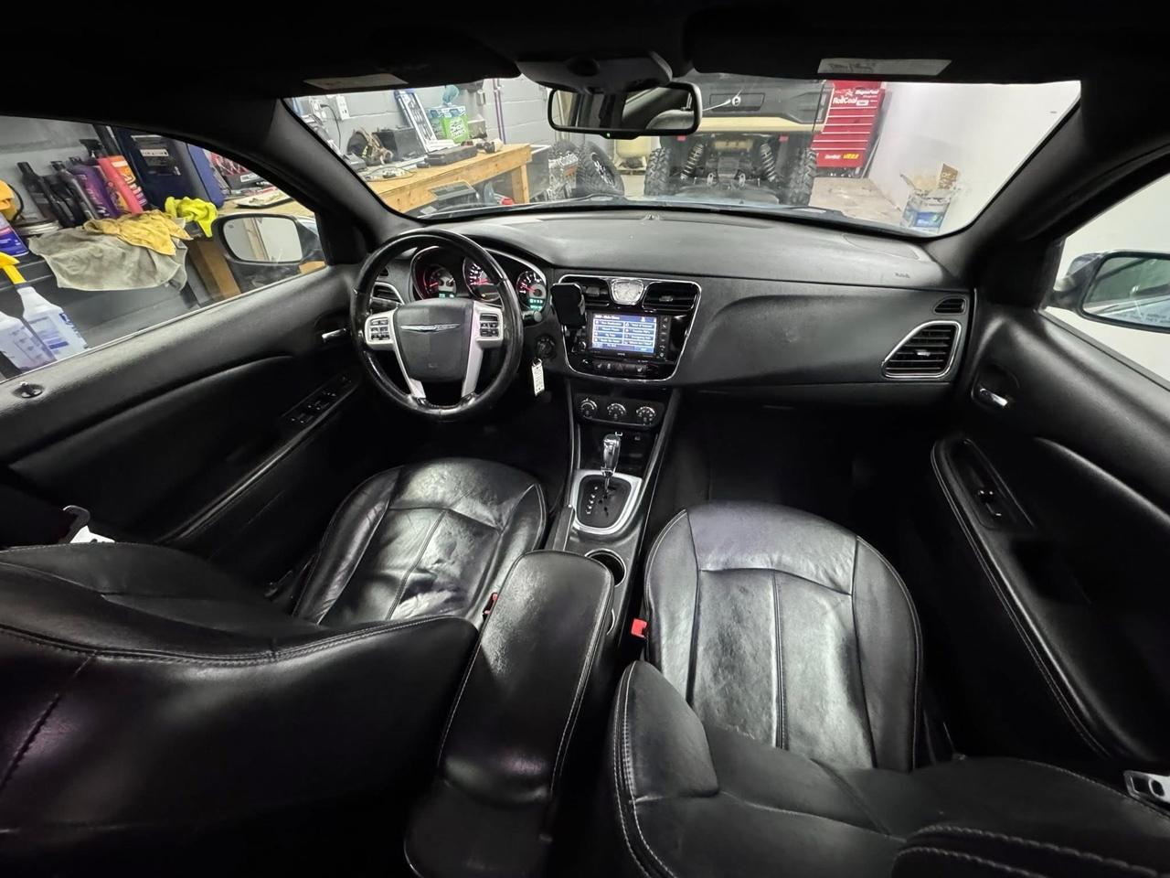 Chrysler 200 Limited 2012