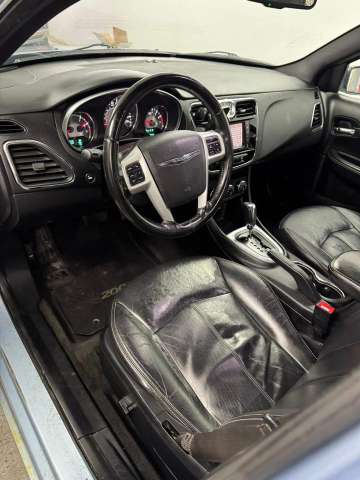 Chrysler 200 Limited 2012