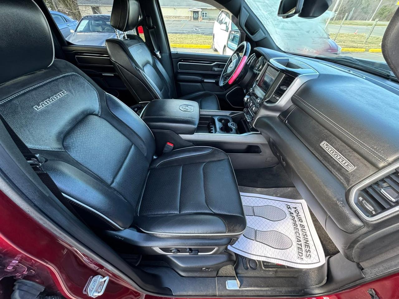 RAM 1500 Laramie Crew Cab SWB 4WD 2020