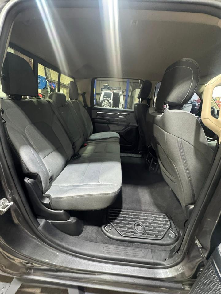 RAM 1500 Big Horn Crew Cab SWB 4WD 2019