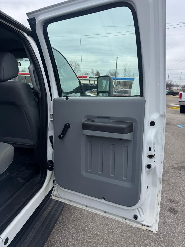 Ford F-350 SD XLT Crew Cab Long Bed DRW 4WD 2014