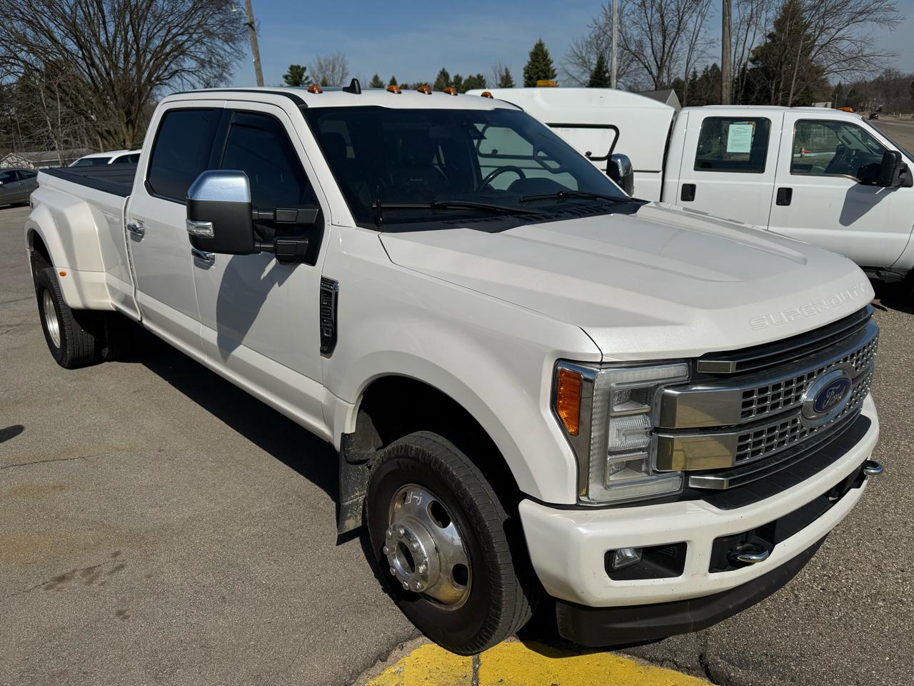 Ford F-350 SD Platinum Crew Cab Long Box 4WD DRW 2019