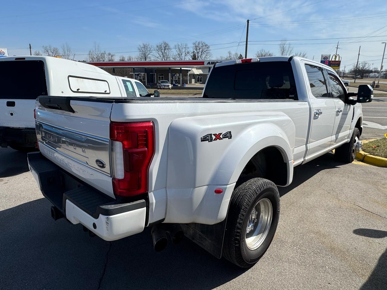 Ford F-350 SD Platinum Crew Cab Long Box 4WD DRW 2019