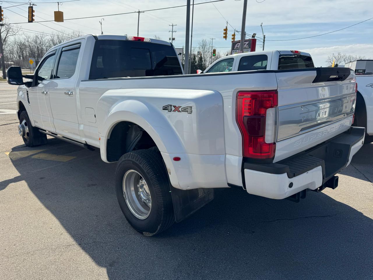 Ford F-350 SD Platinum Crew Cab Long Box 4WD DRW 2019