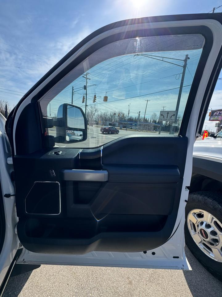 Ford F-350 SD Platinum Crew Cab Long Box 4WD DRW 2019