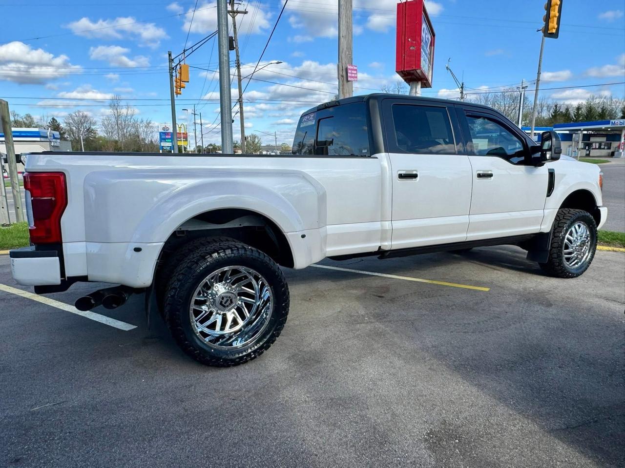Ford F-350 SD Platinum Crew Cab Long Box 4WD DRW 2019