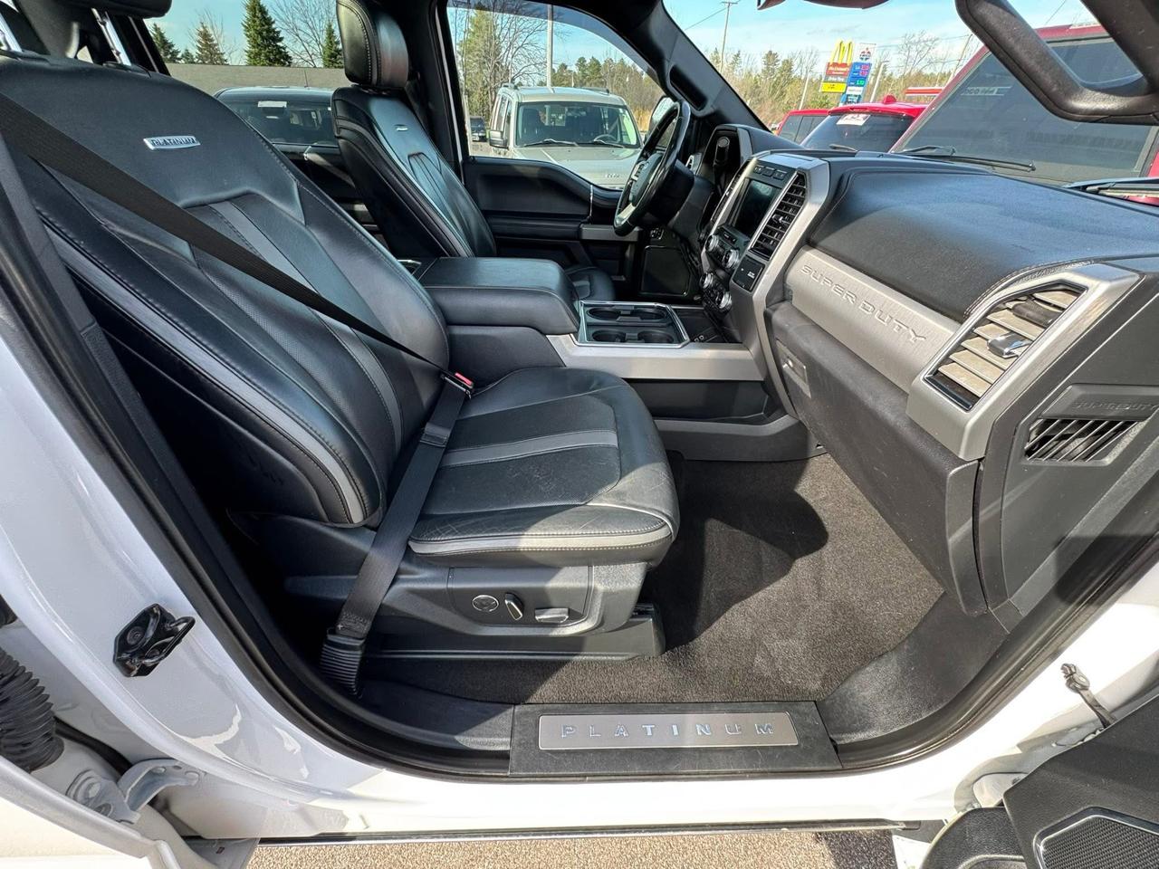 Ford F-350 SD Platinum Crew Cab Long Box 4WD DRW 2019
