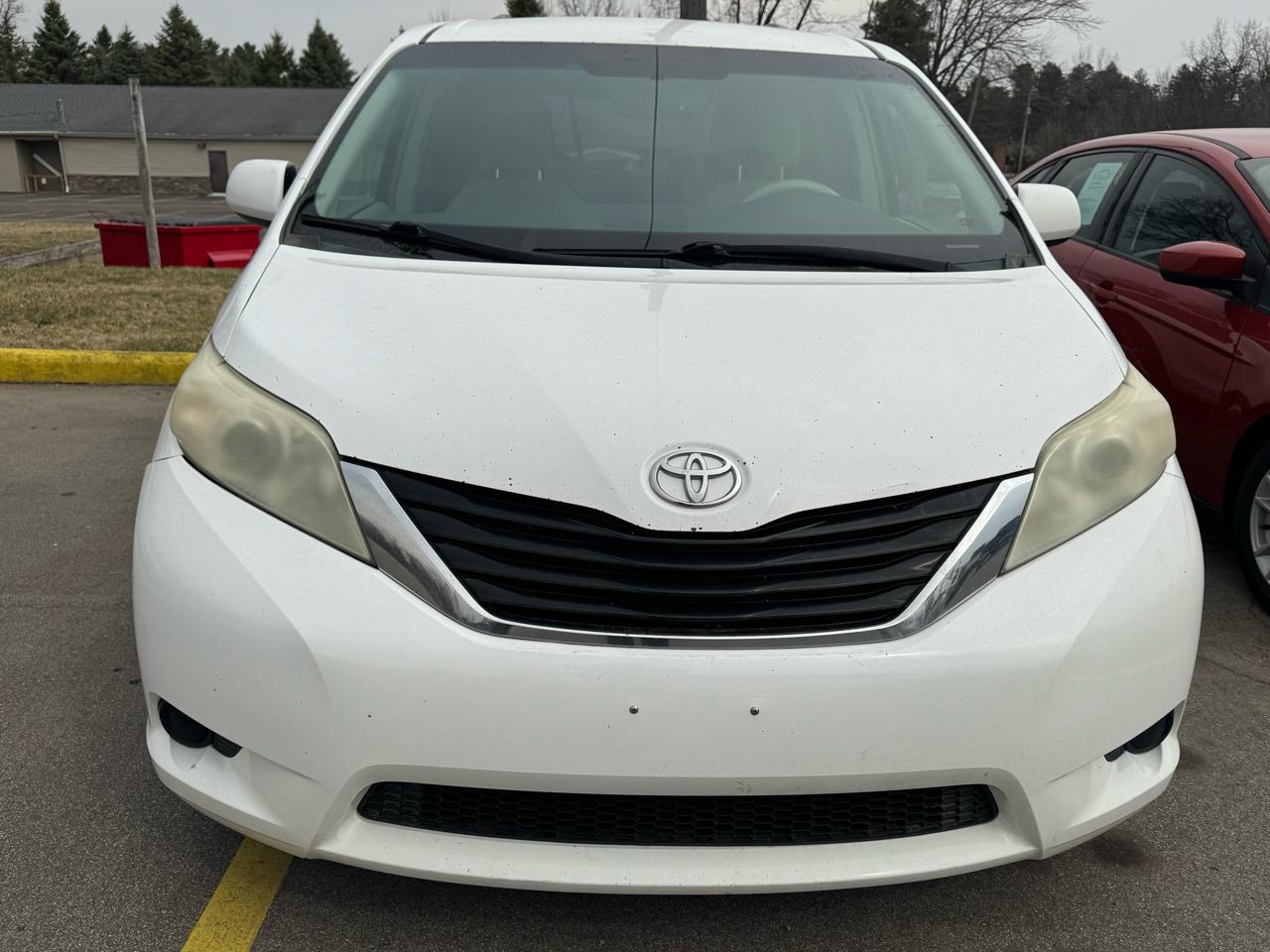 Toyota Sienna LE FWD 8-Passenger V6 2012