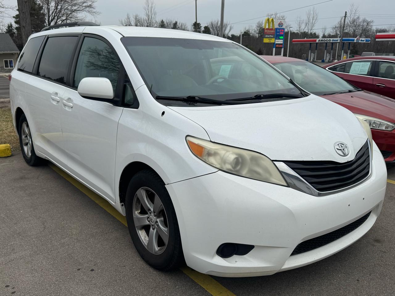 Toyota Sienna LE FWD 8-Passenger V6 2012