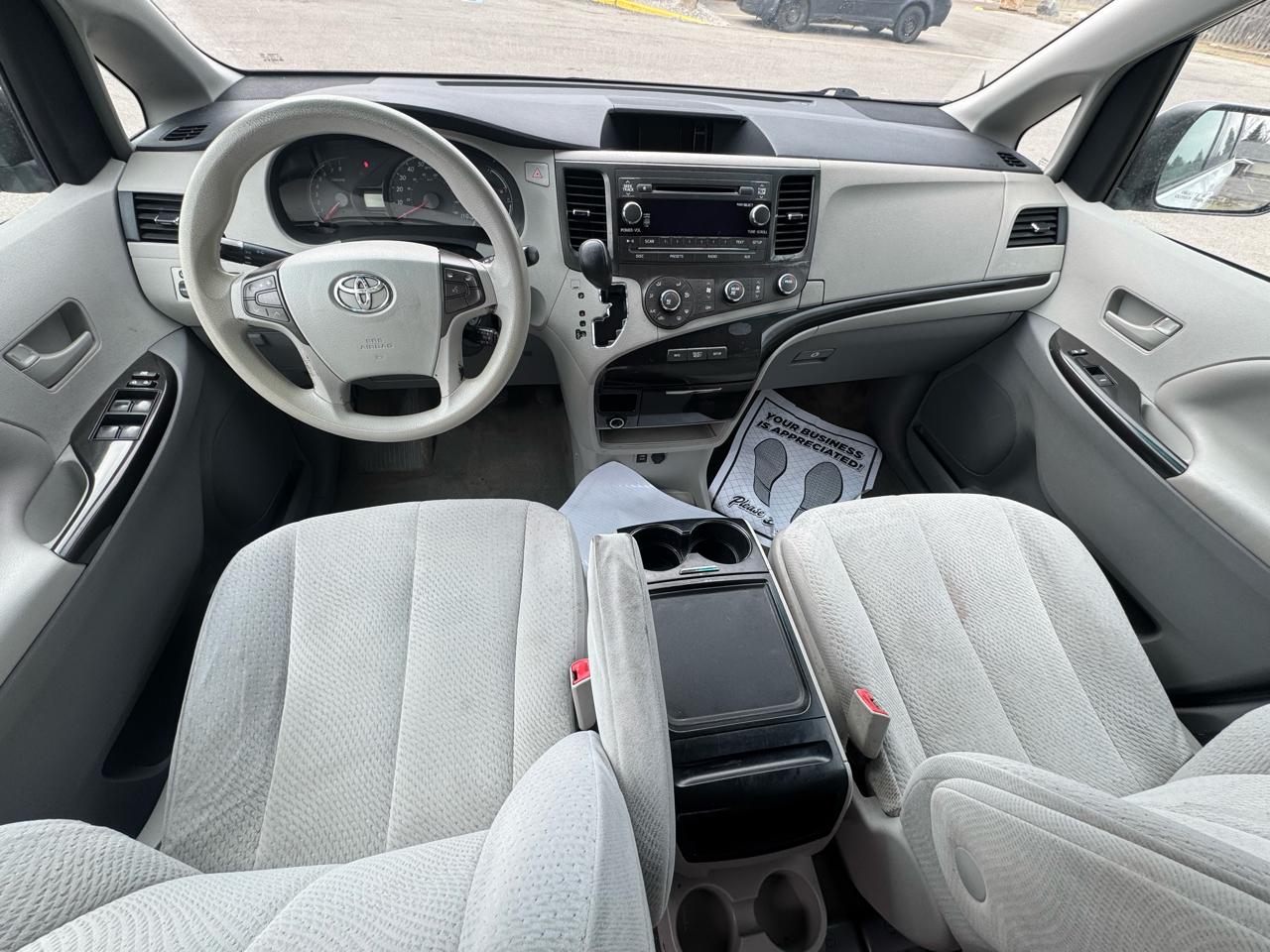 Toyota Sienna LE FWD 8-Passenger V6 2012