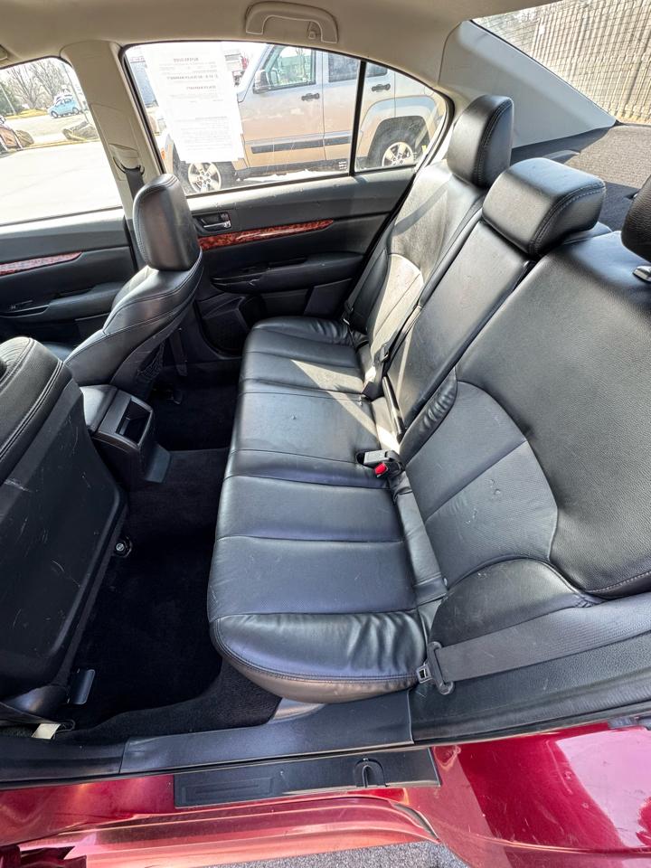 Subaru Legacy 2.5i Limited 2011